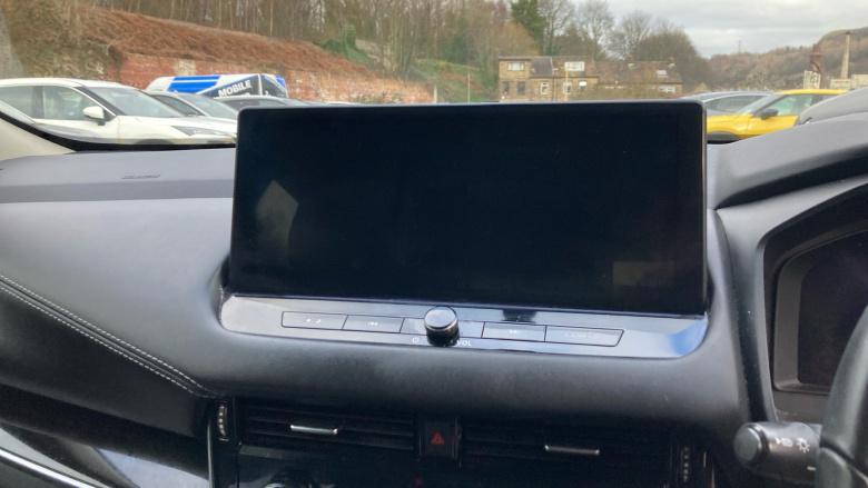 Nissan Qashqai 1.3 DiG-T MH N-Connecta 5dr Petrol Hatchback